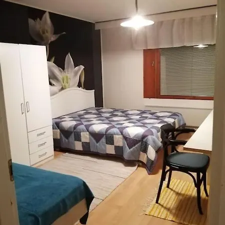 Apartment Tilava Kahden Makuuhuoneen Asunto Pihalla