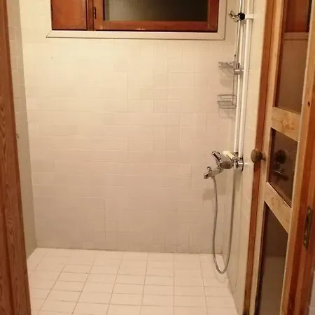 Appartement Tilava Kahden Makuuhuoneen Asunto Pihalla